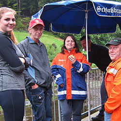 Abendessen beim Camp der Feuerwehrjugend der Partnerstädte Suhl am 03.08.2016 in Vesser