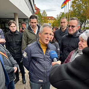 Aktion zur Unterstützung der SNG vor dem Thüringer Landtag in Erfurt am 02.11.2023