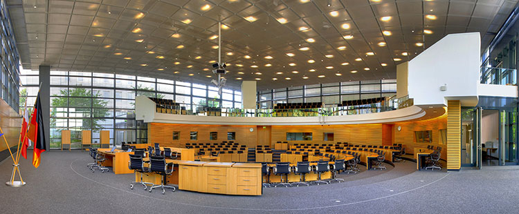 Plenarsaal im Thüringer Landtag (Foto: Gerd Seidel, CC BY SA 3.0)