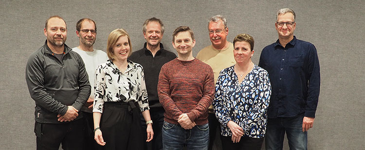 Freie Wähler Suhl: Kommunalwahl-Kandidaten 2024 8/12 (v.l.n.r.): Mike Apel-Preuß, Thomas Linde, Jennifer Gottwald, Dr. Jens Triebel, Enrico Schwarz, Hermann Klett, Jana Saft und Frank Keiner. Auf dem Foto fehlen: Jürgen Gerbig, Ronny Schmidt, Dr. Ruth Bätz und Karin Rennert (Foto: Manuela Hahnebach)